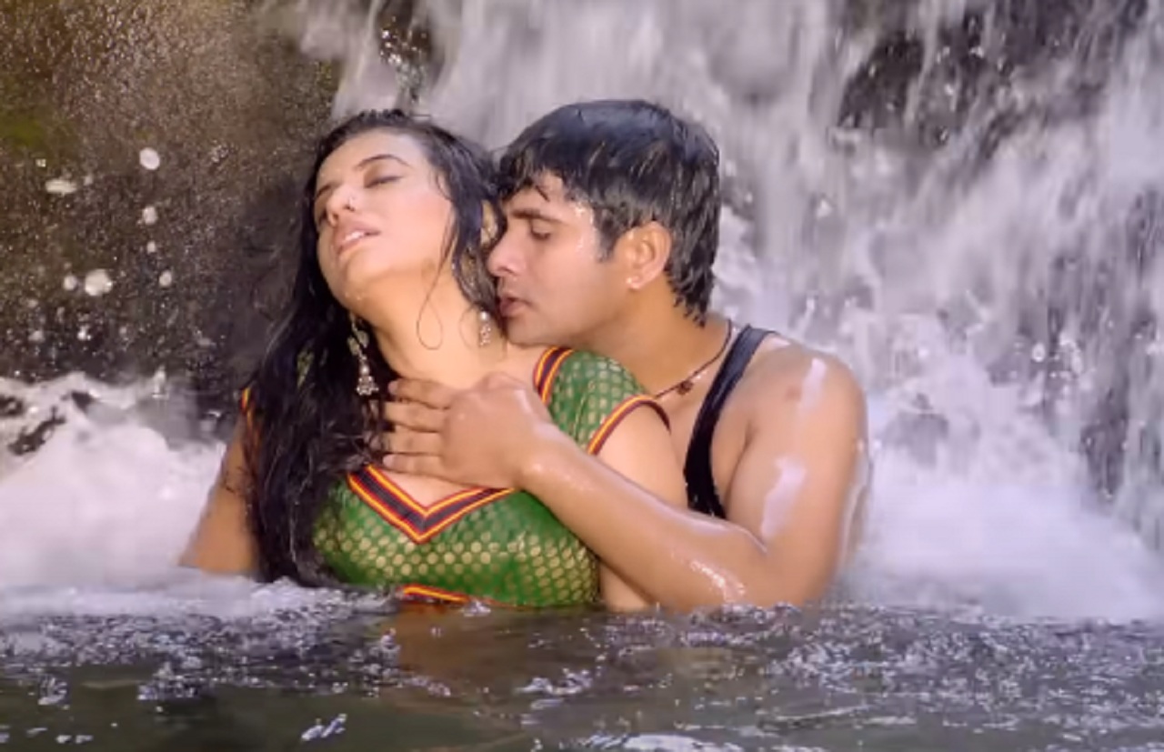 Khola Ye Rajaji Blouse Ke | Akshara Singh