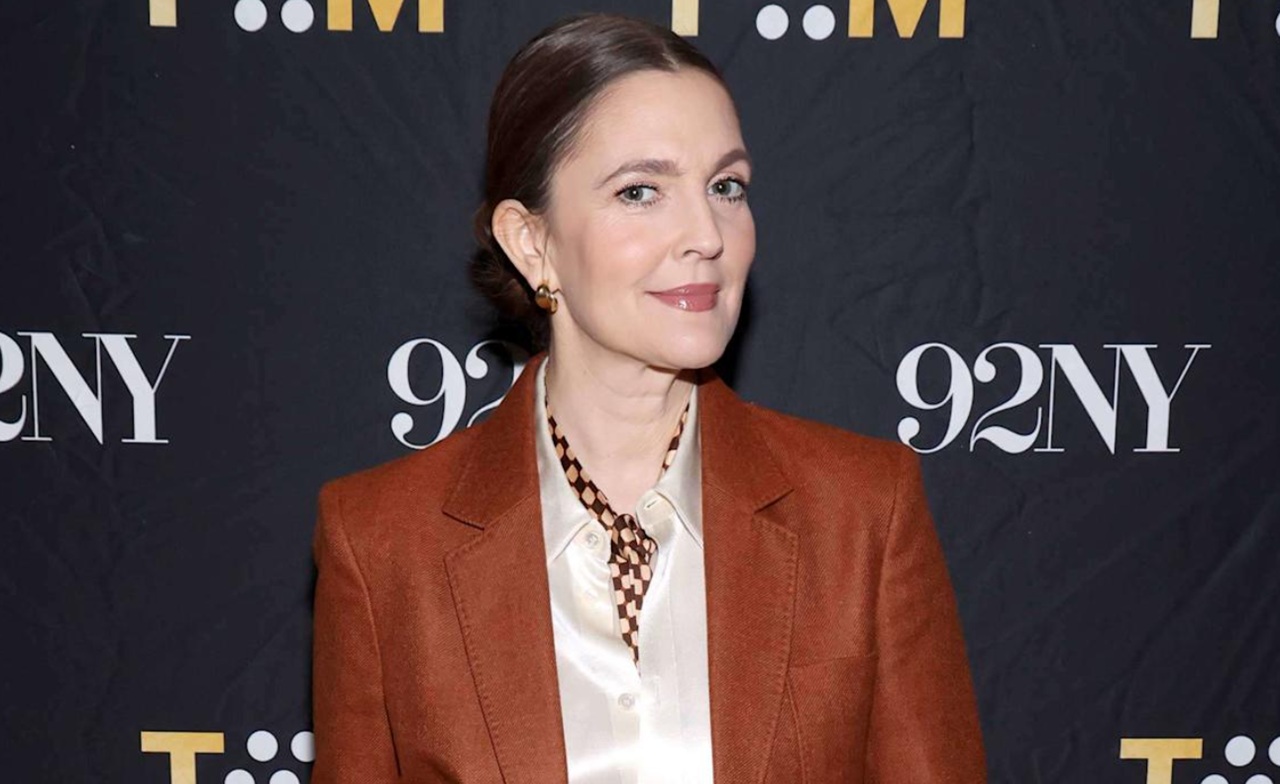 Drew Barrymore on talk show discussing teen rehab experience.