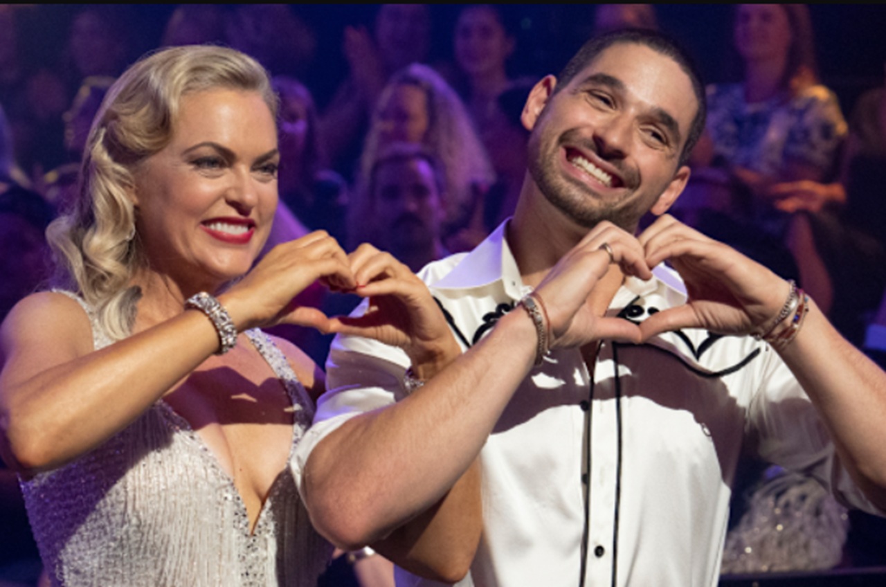 Elaine Hendrix rehearsing with Alan Bersten on Dancing with the Stars.
