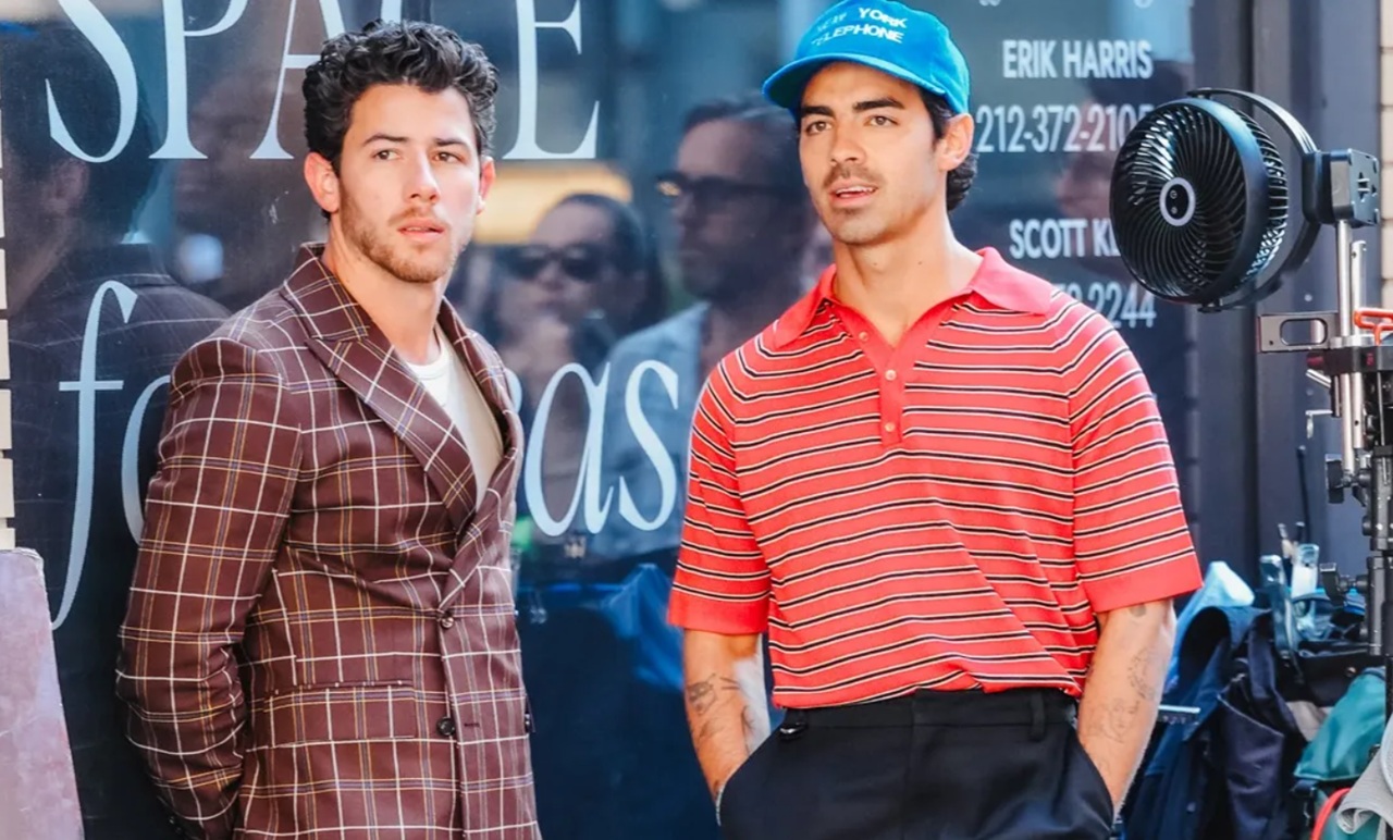 Joe Jonas and Nick Jonas on stage amid reported backstage tension during 2025 tour.