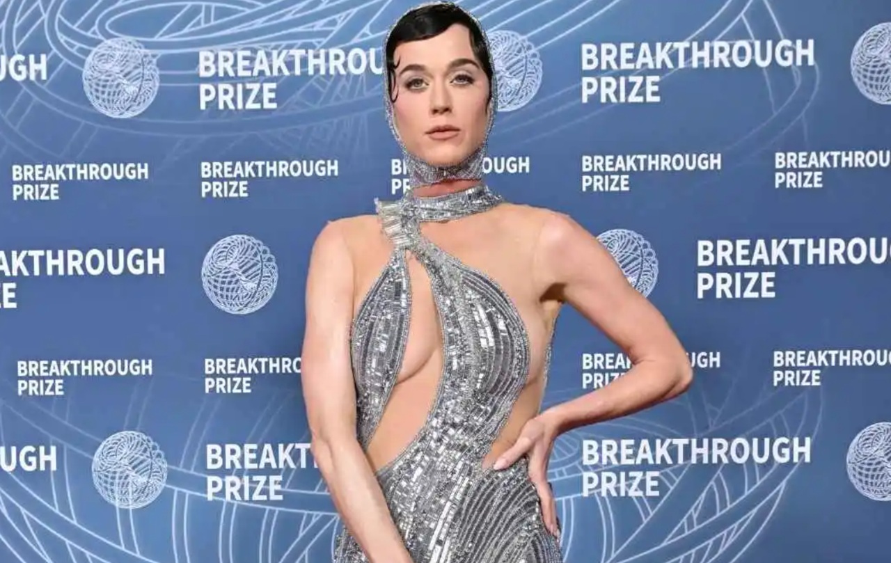 Katy Perry and Justin Trudeau spotted together in Paris ahead of holiday plans.