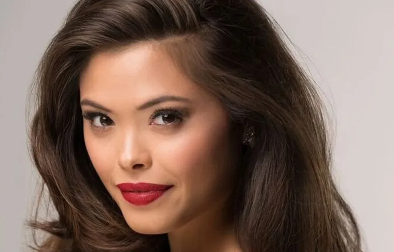 Miss Nevada Mary Sickler removes wig on Miss USA 2025 stage to raise alopecia awareness.