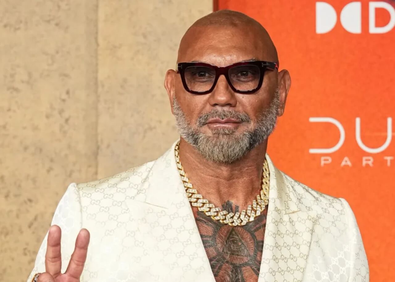 Dave Bautista and Henry Cavill training for Highlander reboot fight scenes.