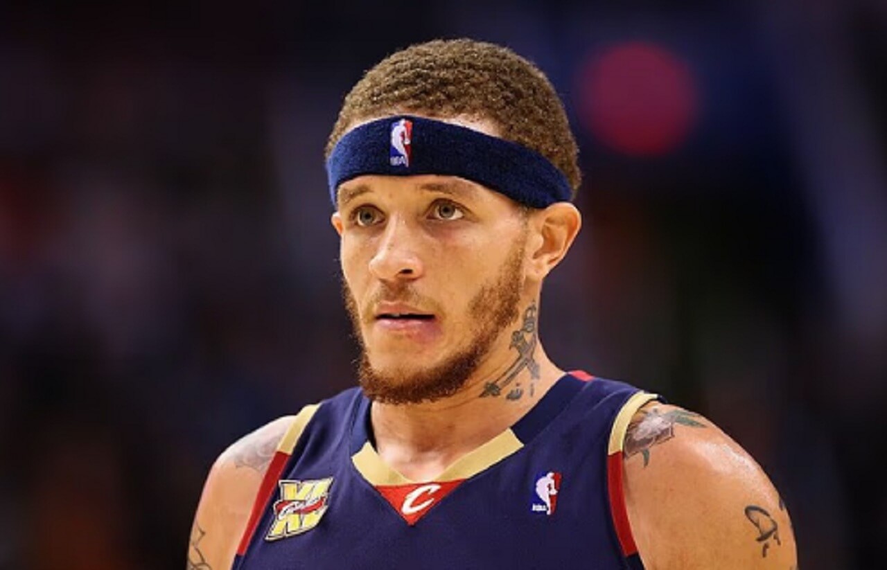 Delonte West playing for Dallas Mavericks in 2012.