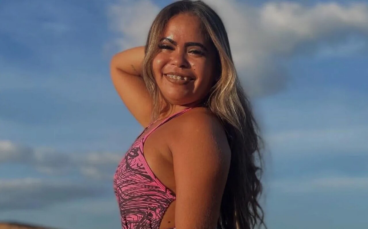 Brazilian influencer Yasmim Ângela Feitosa de Souza smiling in a candid Instagram photo before her tragic passing.