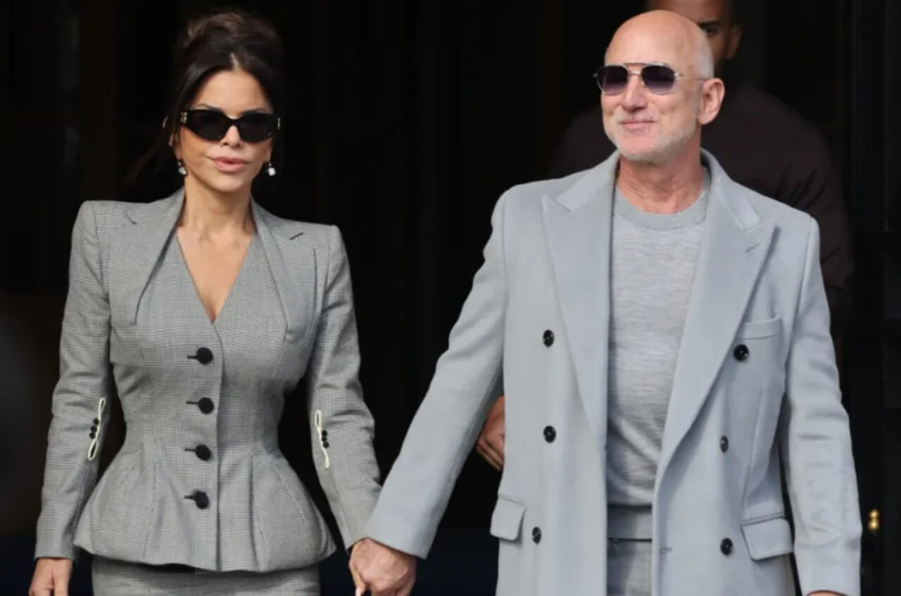 Jeff Bezos and Lauren Sánchez attending a gala event.