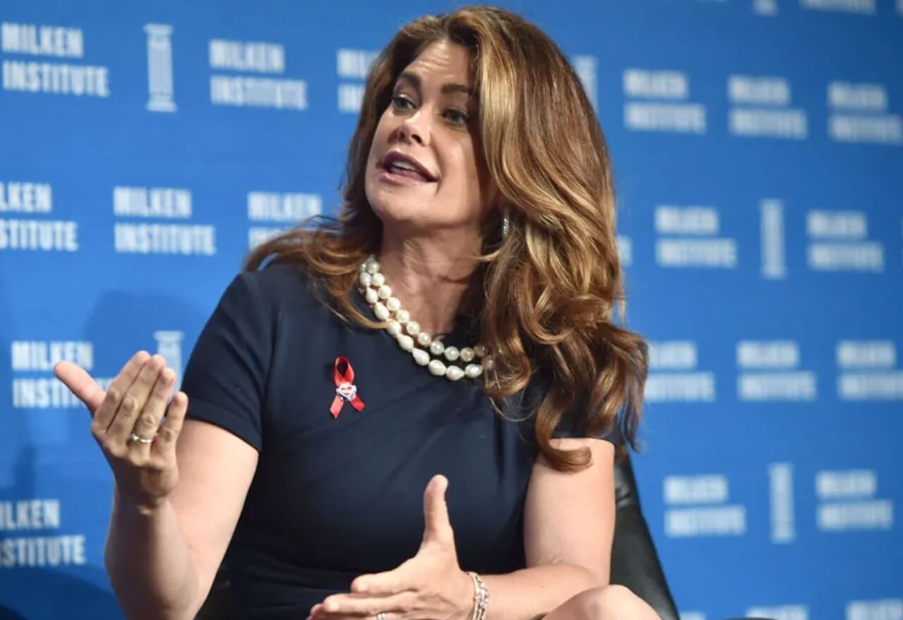 Kathy Ireland delivers $50,000 Dollar General literacy grant to Tennessee school.