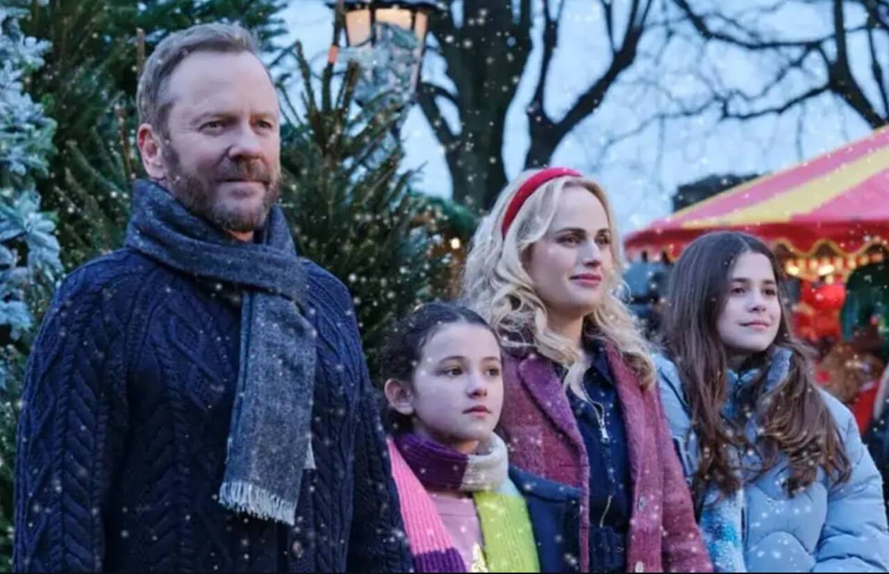 Kiefer Sutherland in a promotional still from the holiday comedy ‘Tinsel Town