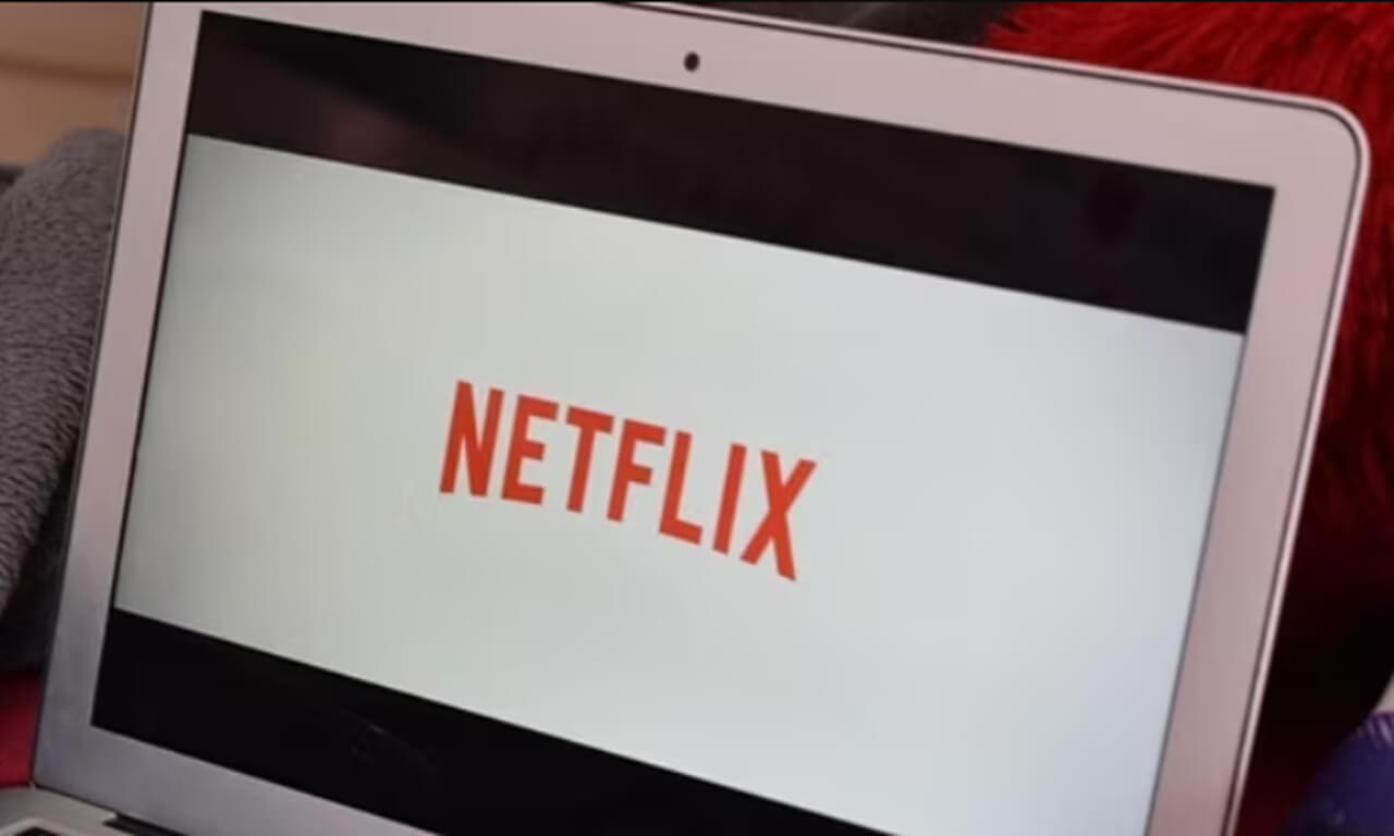 Netflix outage error message on screen while users try to stream Stranger Things Season 5.