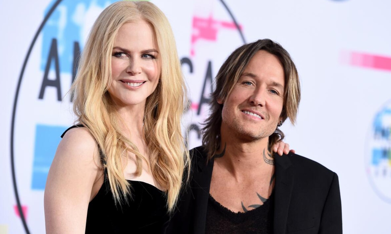Nicole Kidman smiling after arriving in New Orleans post-split from Keith Urban