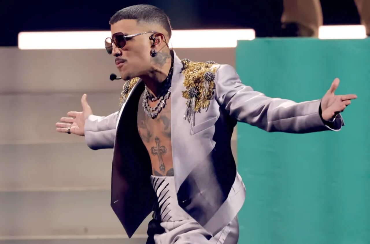 Rauw Alejandro performs cultural mash-up honoring Puerto Rico at Latin Grammys.