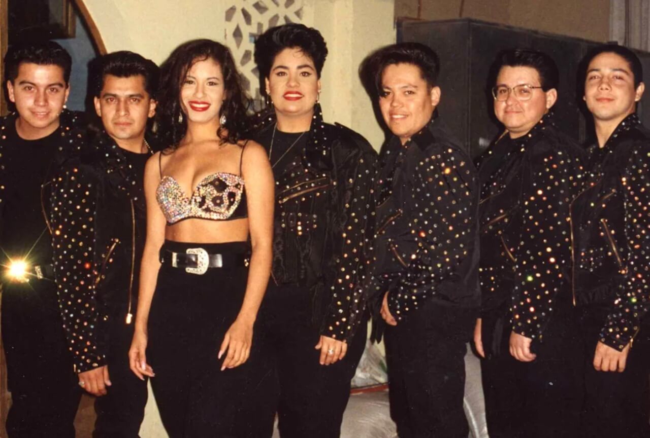 Selena y Los Dinos members then and now