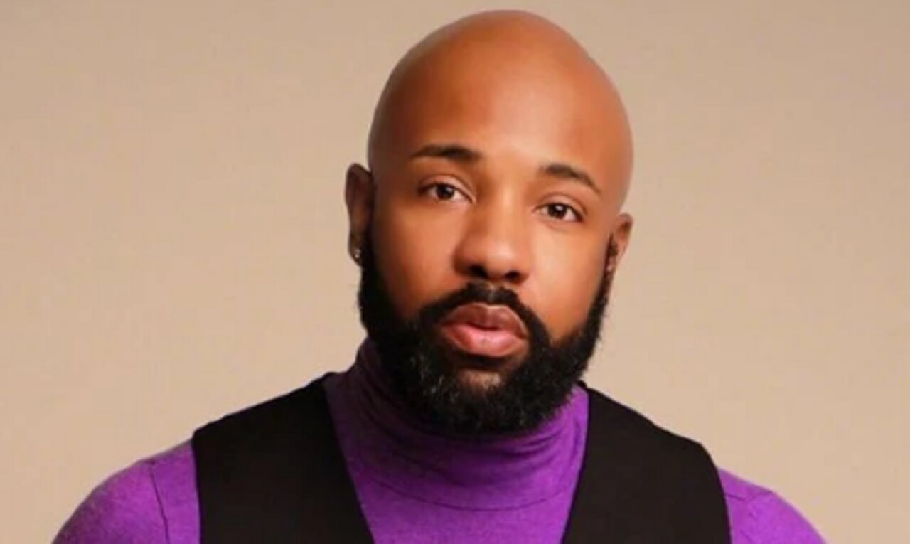 Michael Willis Heard filming TikTok video for “Yes King” affirmation