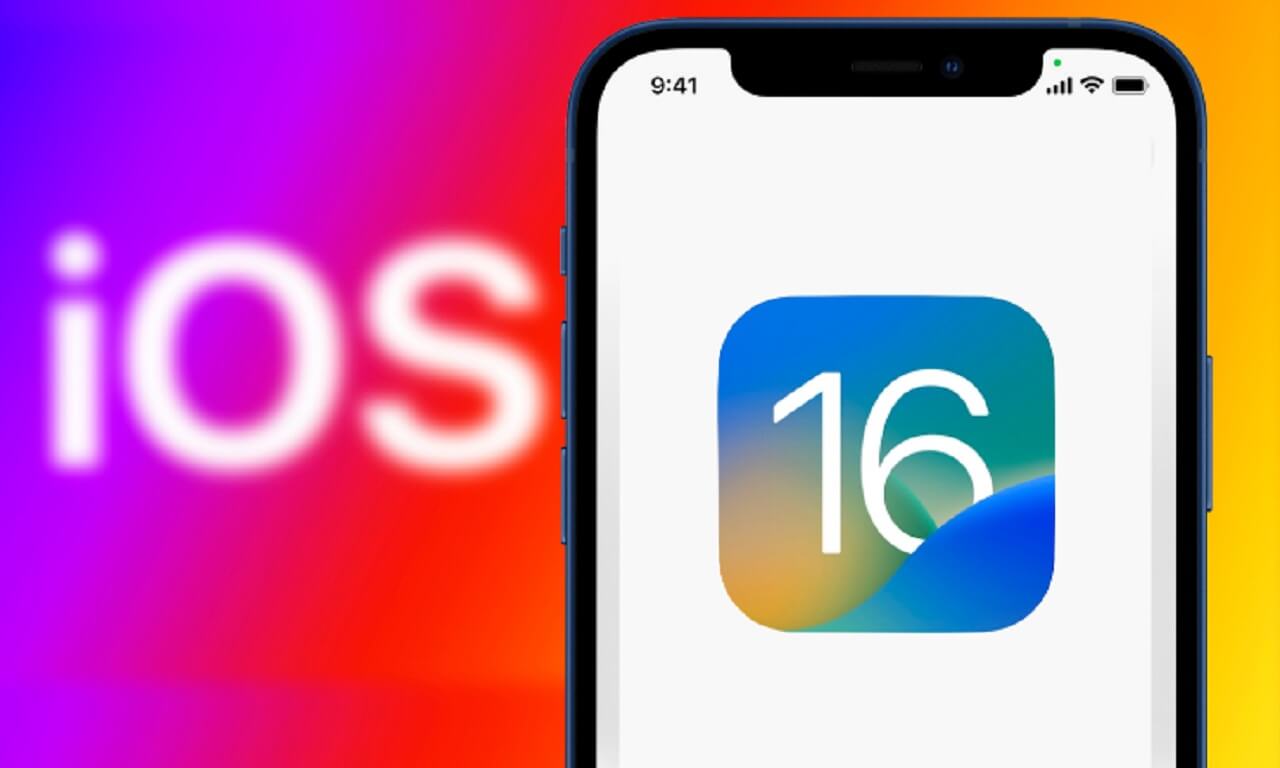 iPhone showing iOS 16.1 Live Activities and battery icon