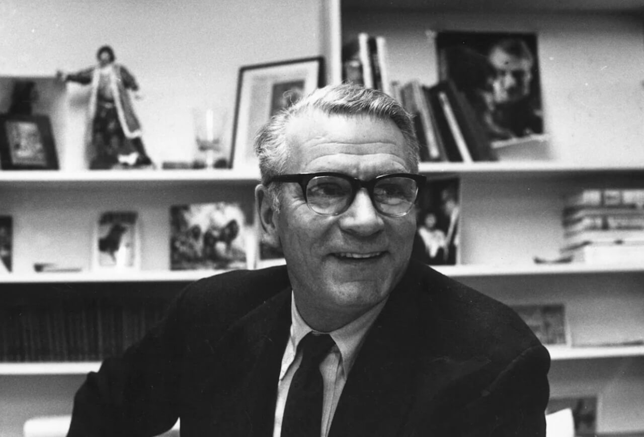 Laurence Olivier portrait highlighting BBC’s attempt to bring him to television.