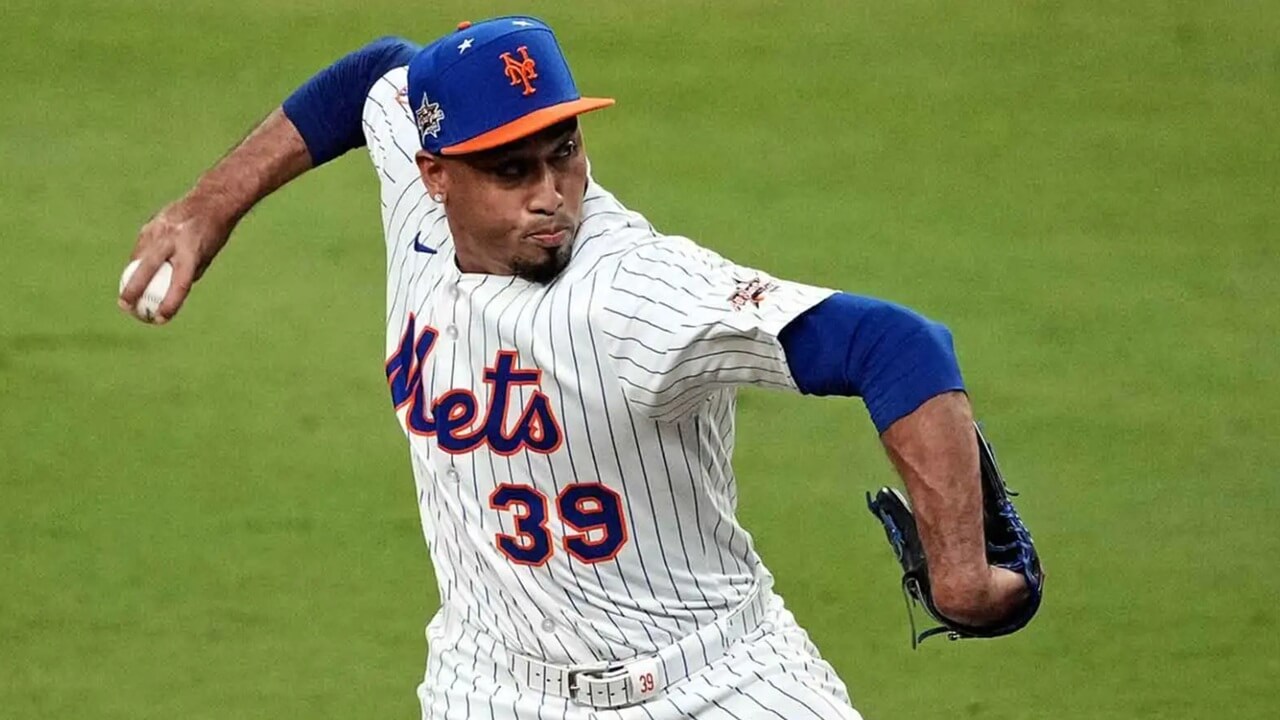 Edwin Díaz signs with the Los Angeles Dodgers after record $69 million contract.