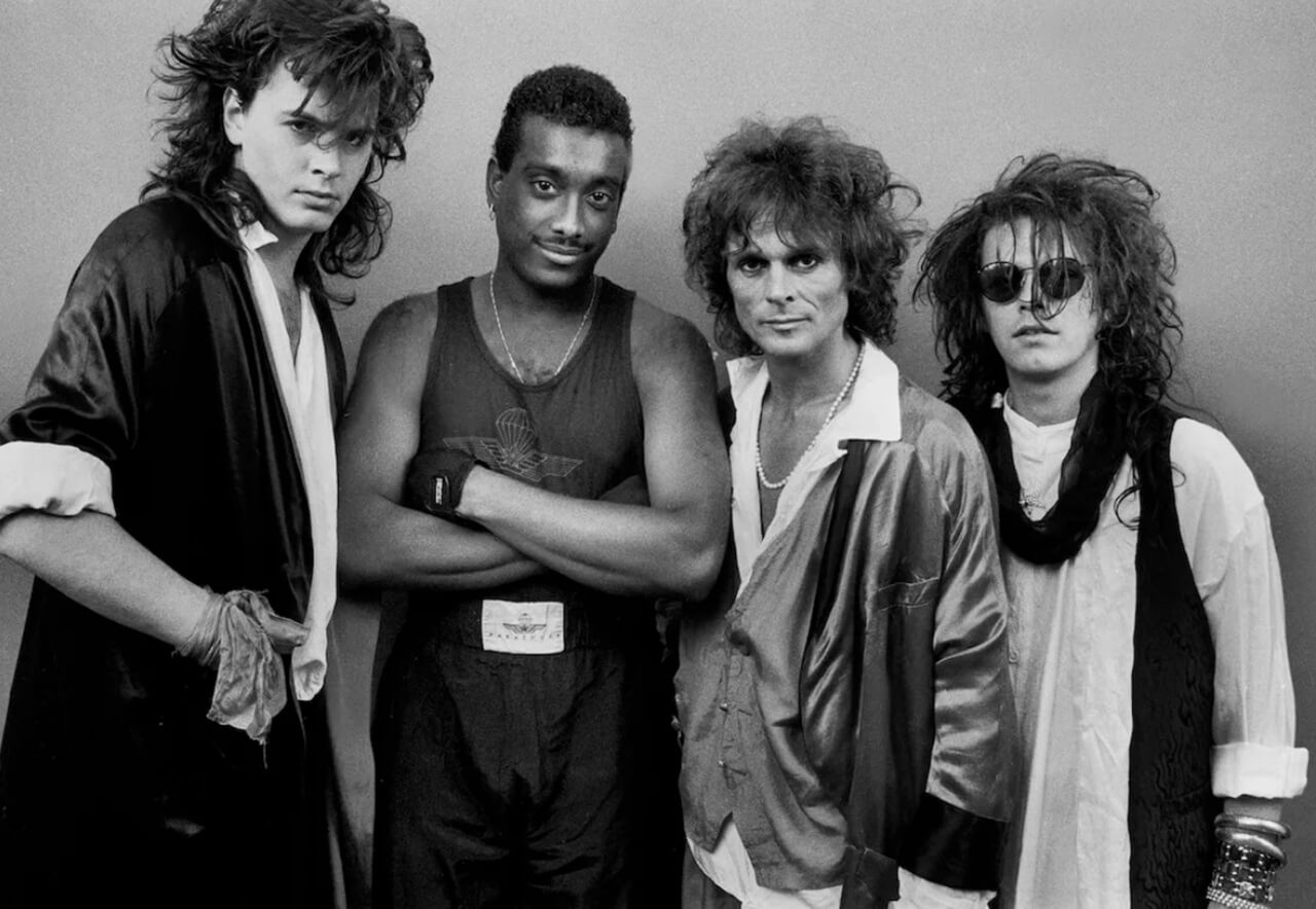 Robert Palmer and John Taylor on stage with The Power Station, 1985.