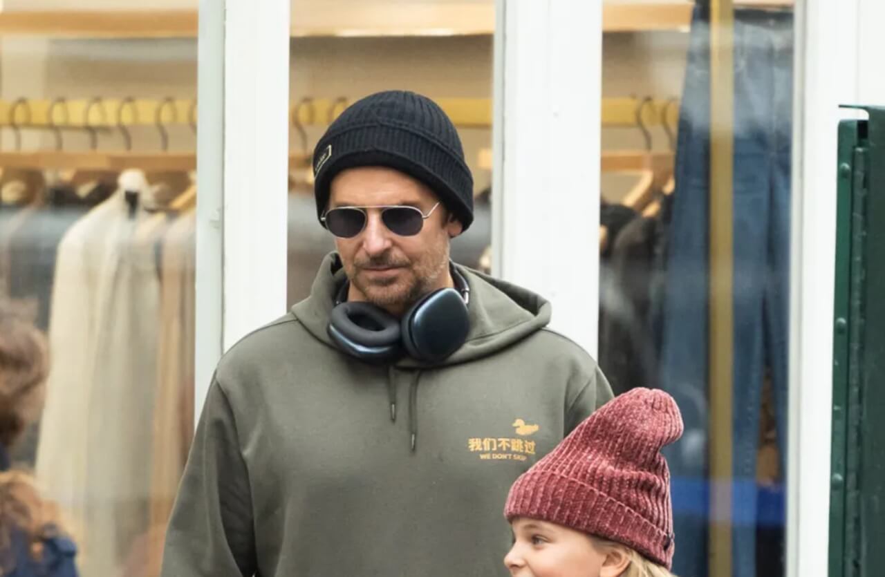 Bradley Cooper with daughter Lea enjoying ice cream in NYC winter