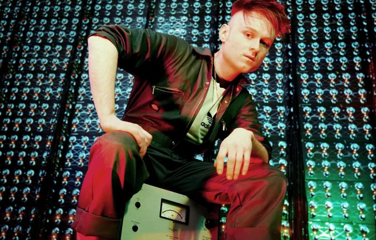 Look Mum No Computer performing with custom synthesizer.