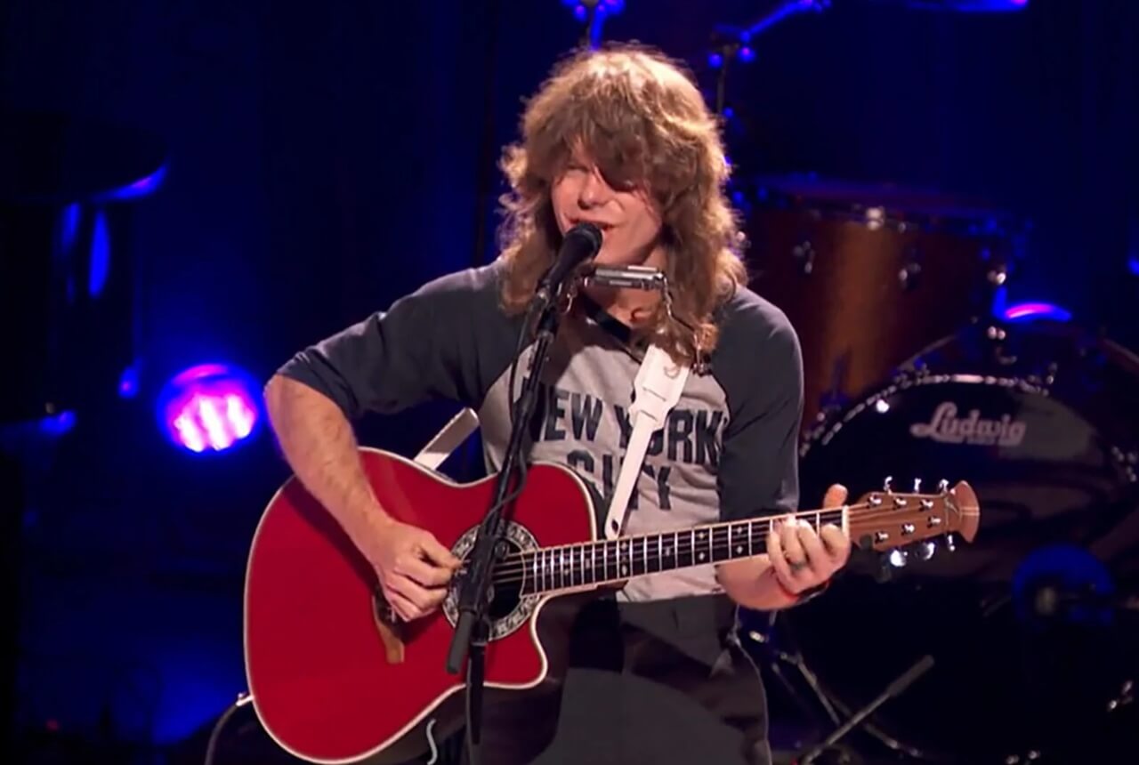 Folk singer Jesse Welles performing at Webster Hall in New York City.