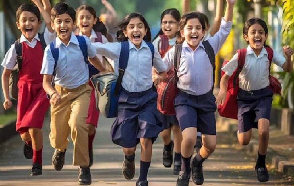 এপ্রিলেই টানা ছুটির ধামাকা! স্কুল-কলেজ, ব্যাঙ্ক ও অফিস কবে কবে বন্ধ—দেখে নিন সম্পূর্ণ তালিকা