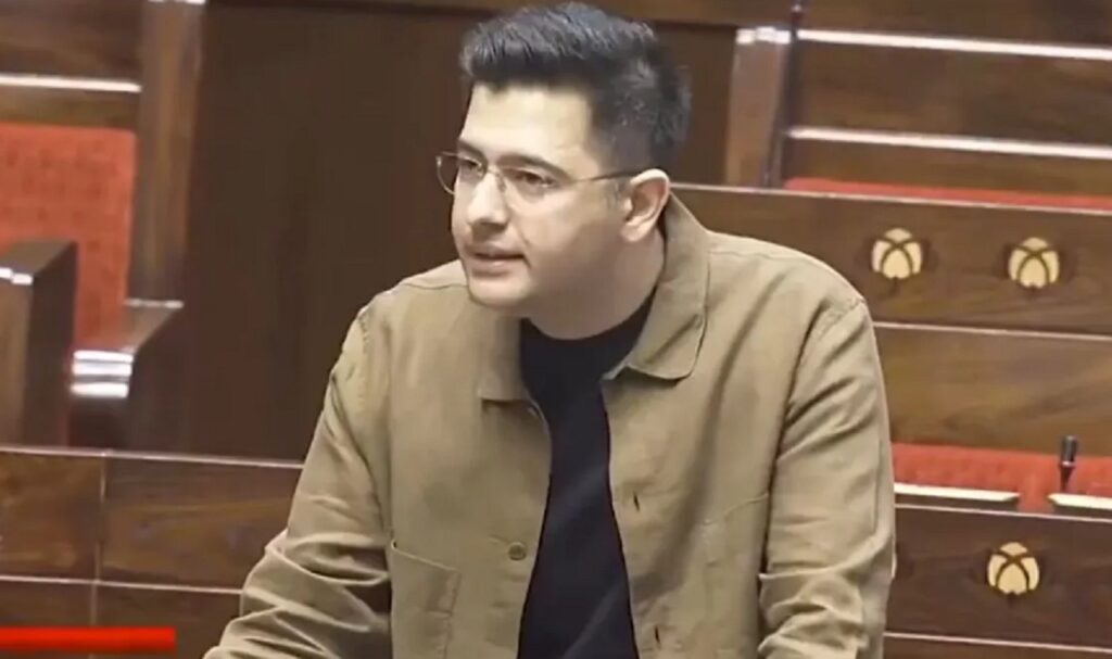 ১৩ বার রিচার্জের খেলা শেষ! টেলিকম সংস্থার চালাকি রুখতে নামল সরকার—এবার ৩০ দিনের প্ল্যান বাধ্যতামূলক? ১৩ বার রিচার্জের খেলা শেষ! টেলিকম সংস্থার চালাকি রুখতে নামল সরকার—এবার ৩০ দিনের প্ল্যান বাধ্যতামূলক?