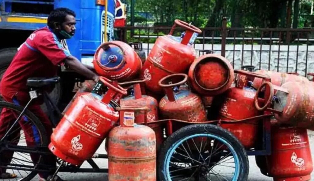 ৫০০ টাকার গ্যাস একদম ফ্রি! ডিপোজিট লাগবে না—আপনি কি পাচ্ছেন এই নতুন সুবিধা?