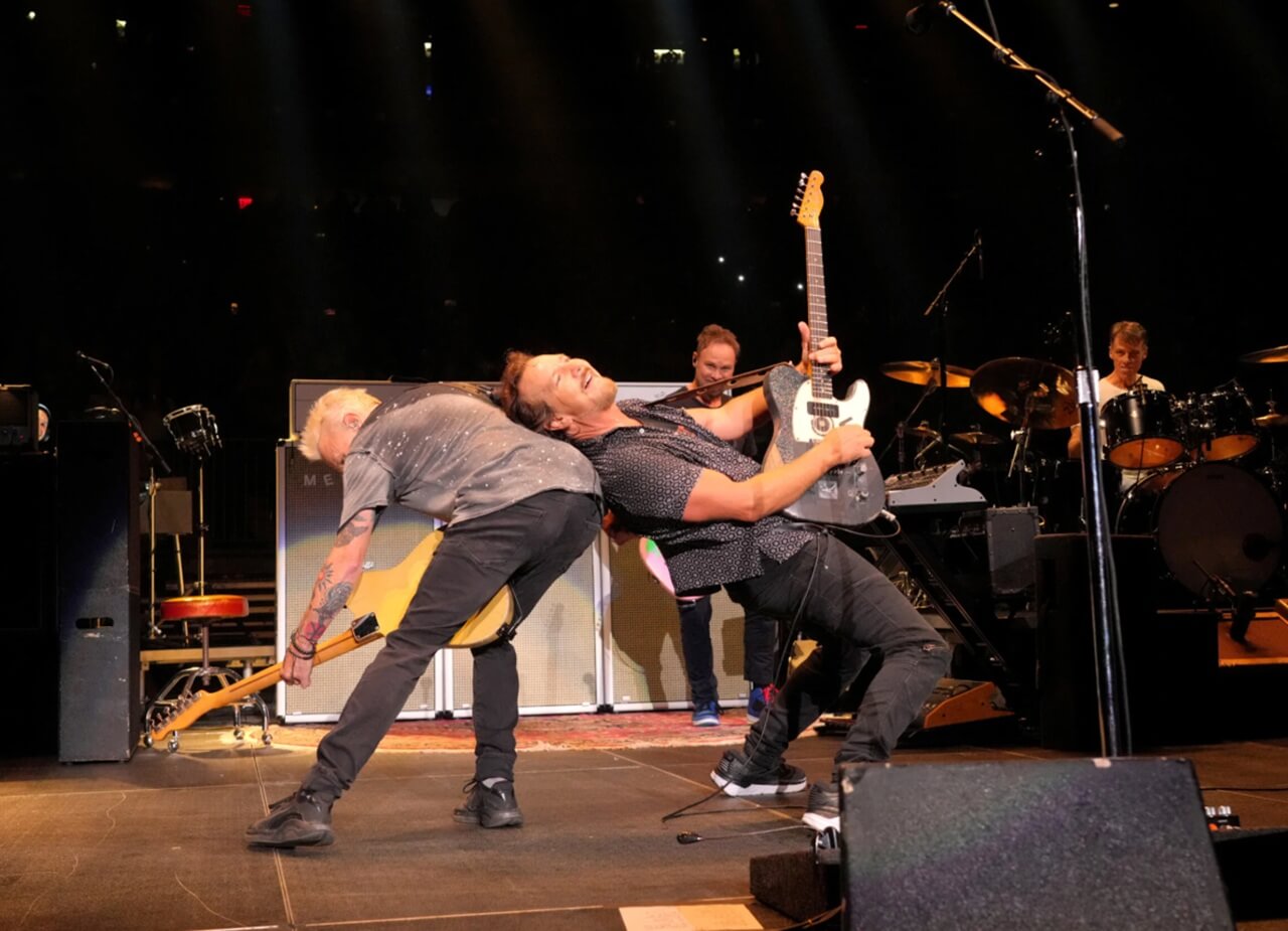 Pearl Jam’s Eddie Vedder and Mike McCready perform live as the band moves forward after Matt Cameron’s exit.