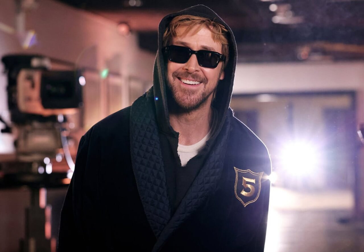 Gorillaz perform “Clint Eastwood” and “The Moon Cave” on SNL with guest collaborators.