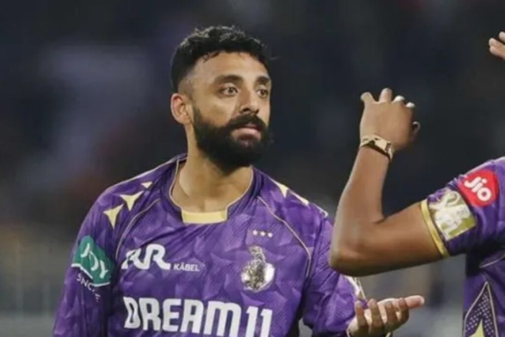 শুরুতেই বড় ধাক্কা KKR শিবিরে: বিশ্বকাপের সেরা উইকেটশিকারি বরুণকে বাদ, সিদ্ধান্ত ঘিরে চর্চা তুঙ্গে।